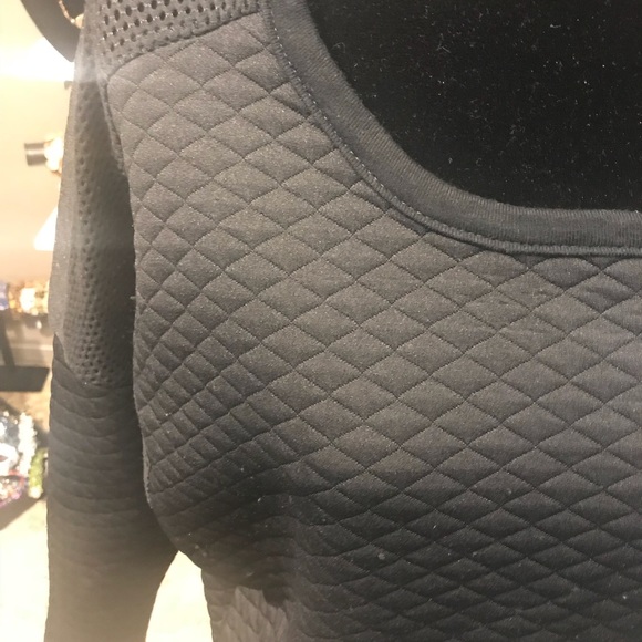 shirt - Picture 2 of 5